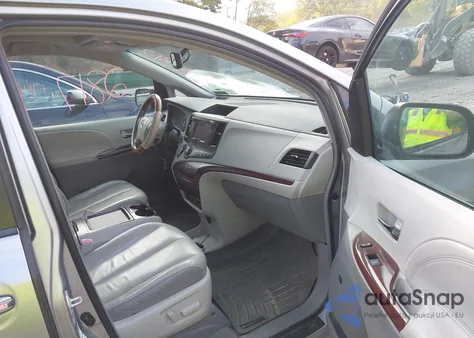 2011 Toyota Sienna Limited из США, поврежденный, VIN 5TDDK3DC2BS012975